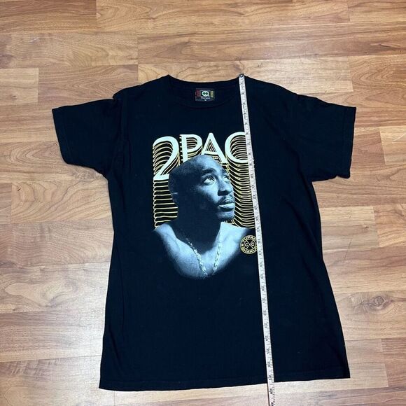 Cross Colours Men's 2Pac Tupac Shakur Portrait Short Sleeve T-Shirt Black Mediu - Picture 4 of 10